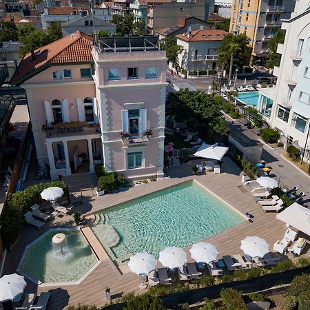 Appartamenti Diffusi Di Villa Fiorita Con Accesso Alle Piscine Della Struttura Principale Cattolica Ngoại thất bức ảnh