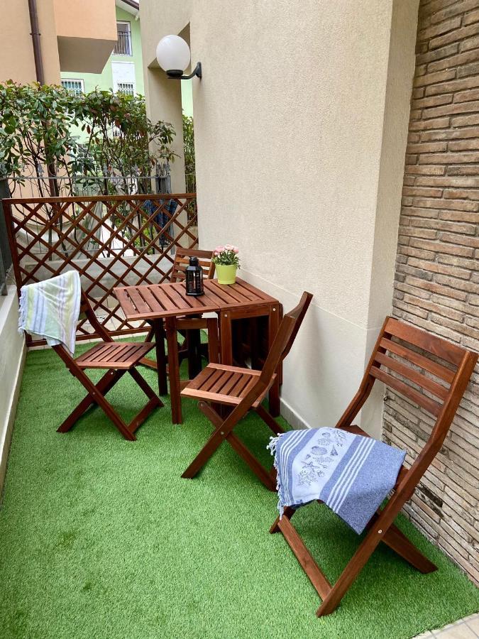 Appartamenti Diffusi Di Villa Fiorita Con Accesso Alle Piscine Della Struttura Principale Cattolica Ngoại thất bức ảnh