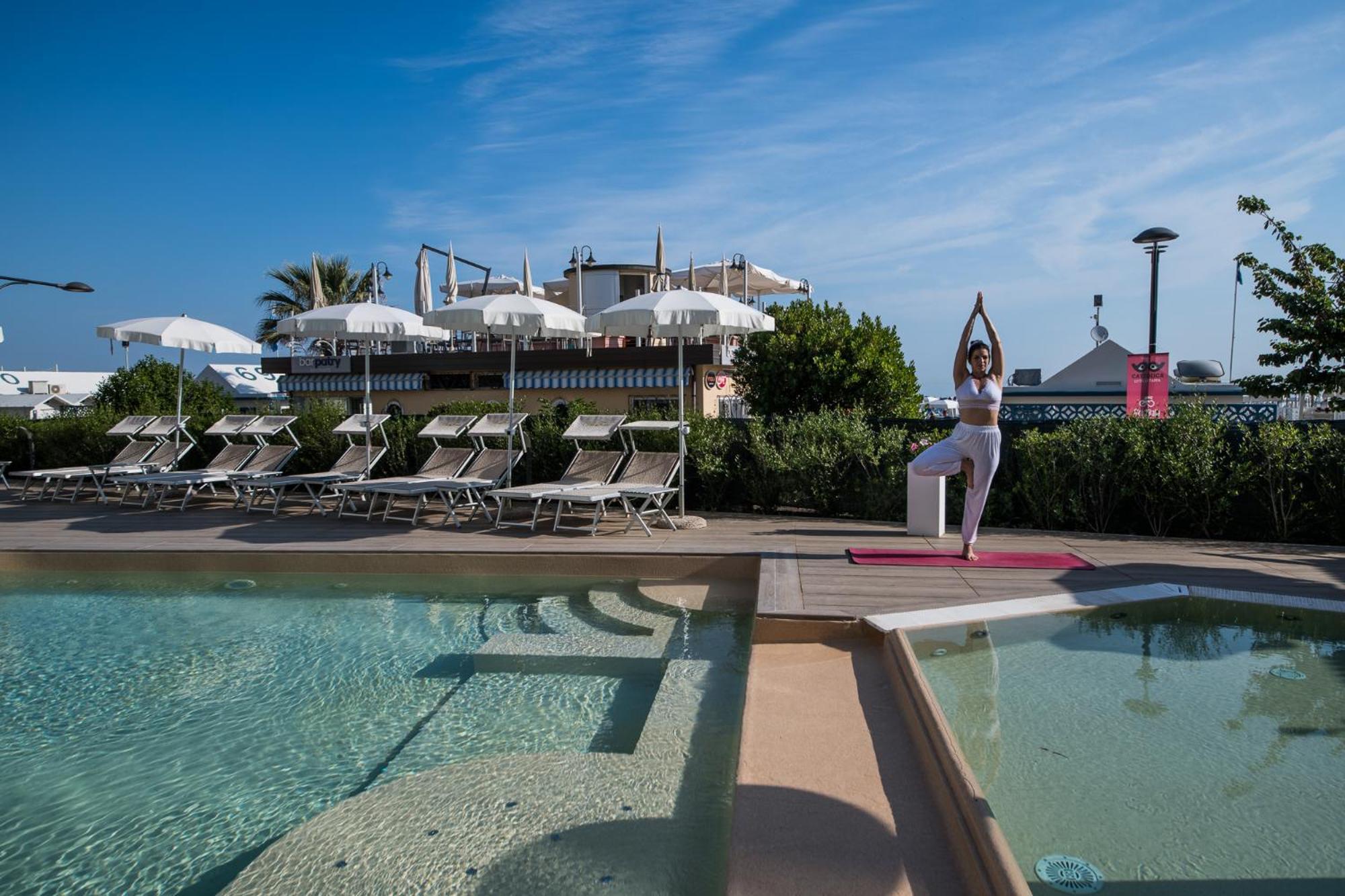 Appartamenti Diffusi Di Villa Fiorita Con Accesso Alle Piscine Della Struttura Principale Cattolica Ngoại thất bức ảnh