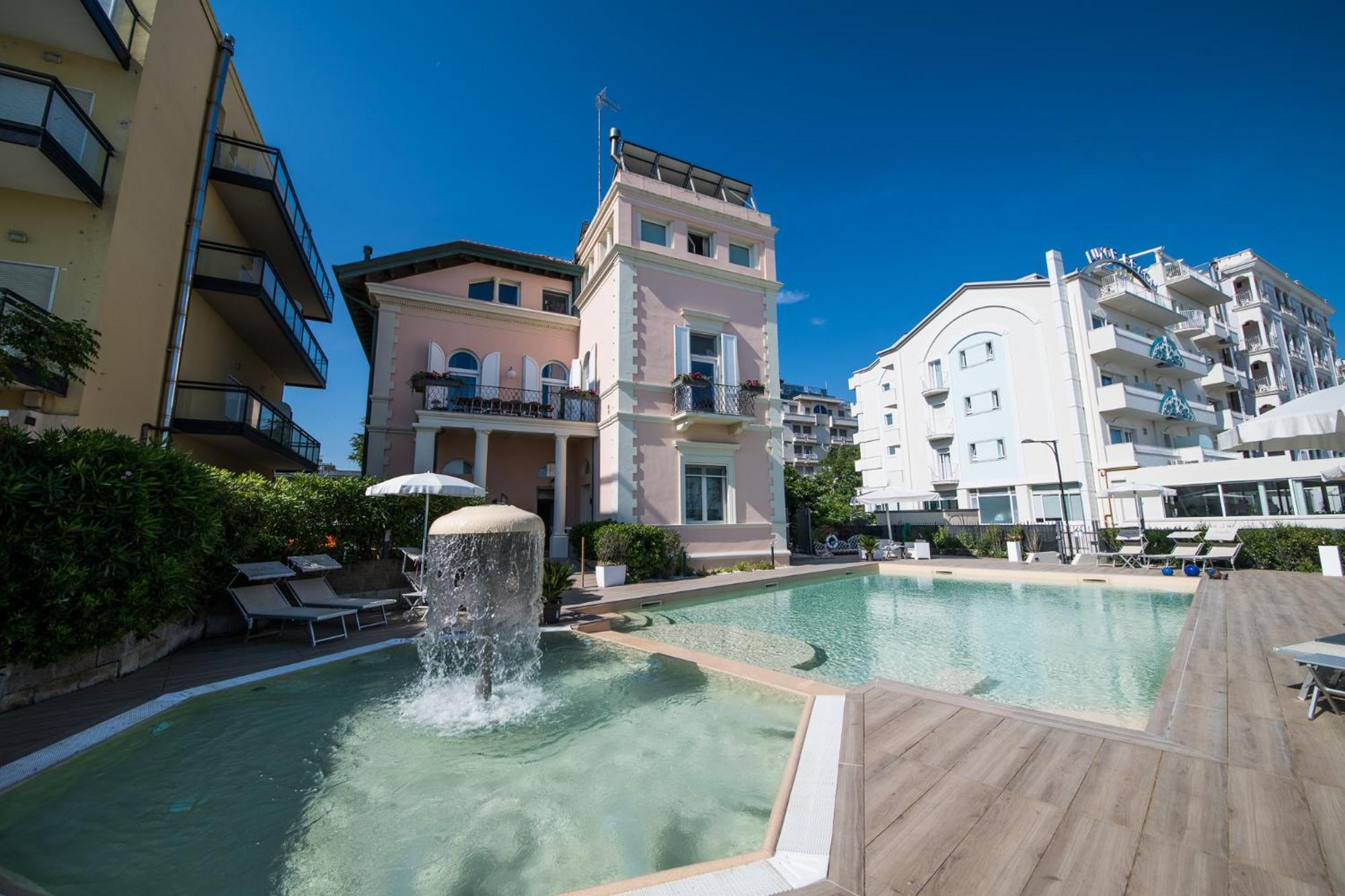 Appartamenti Diffusi Di Villa Fiorita Con Accesso Alle Piscine Della Struttura Principale Cattolica Ngoại thất bức ảnh